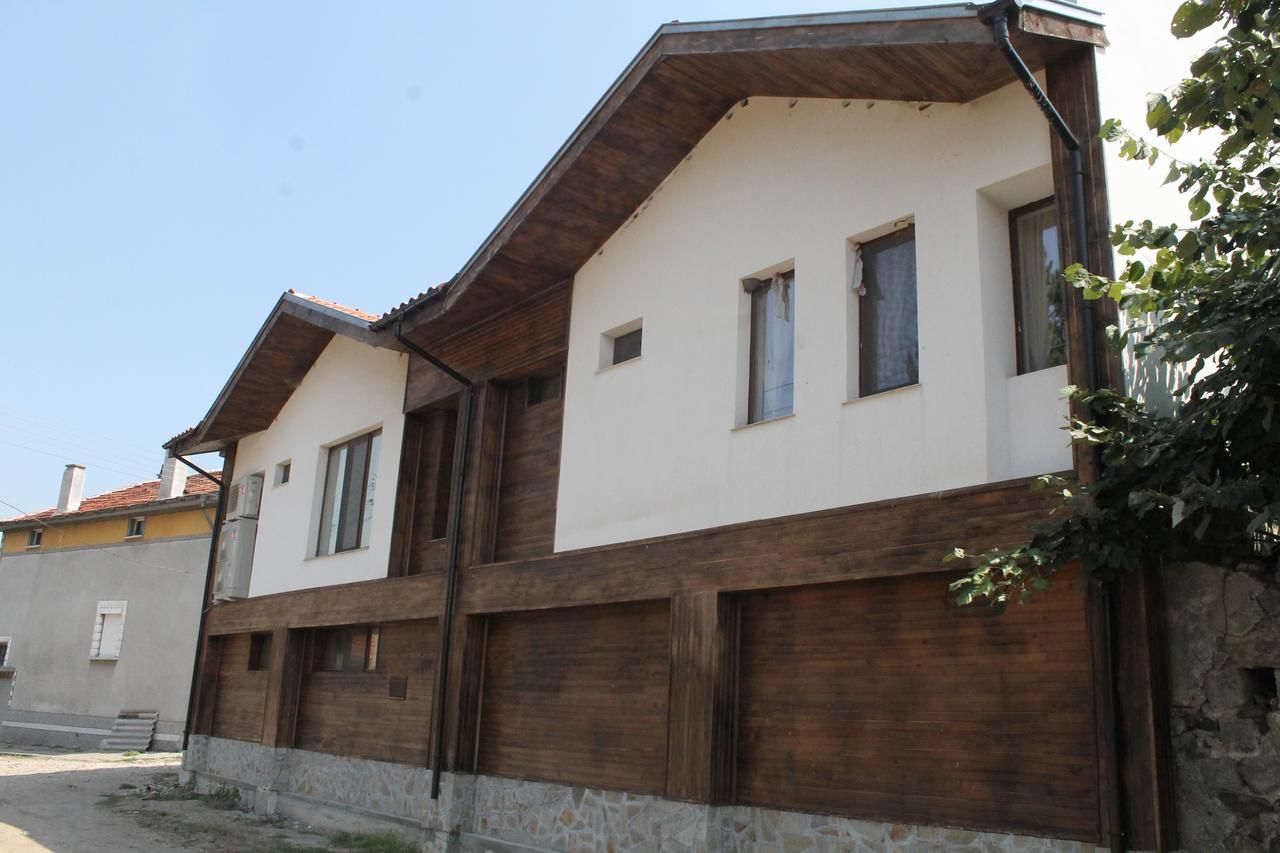 Дома для отпуска Guest House Krasimir Bryagovo-4