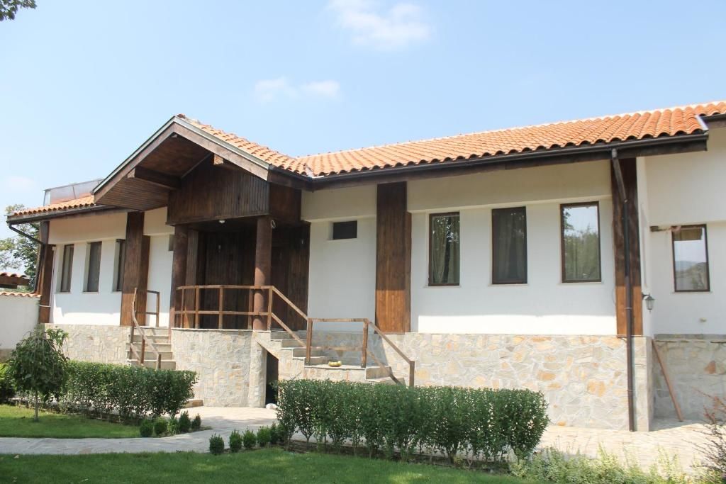 Дома для отпуска Guest House Krasimir Bryagovo-21